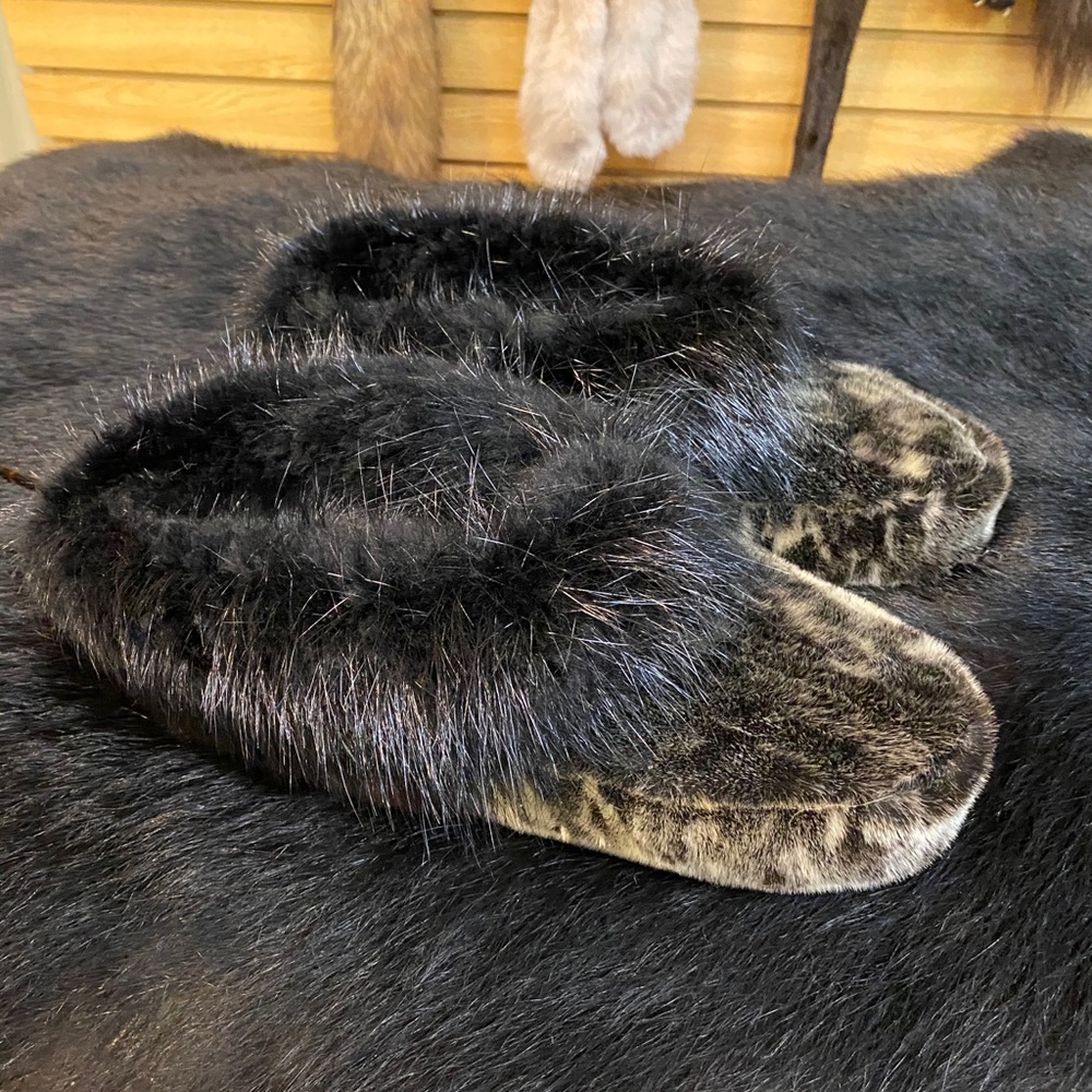 Brand new fur seal booties with beaver trim size 9